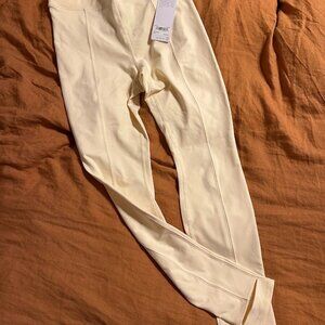 ALO YOGA NWT Airbrush High-Waist Enso Legging in French Vanilla, Large